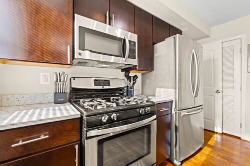 Central~Free Onsite Parking~Family/Pet friendly