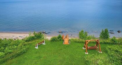 Serene 1-bedroom Log Cabin - The St. Croix - on Lake Superior's South Shore
