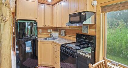 Serene 1-bedroom Log Cabin - The St. Croix - on Lake Superior's South Shore