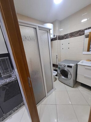 Bathroom - Lovely 2-bedroom apartment in Tanger near vibrant city spots (Tanger)