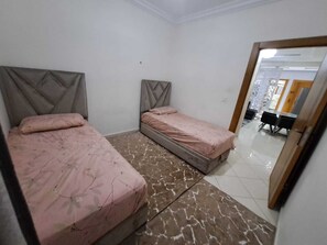 Room - Lovely 2-bedroom apartment in Tanger near vibrant city spots (Tanger)