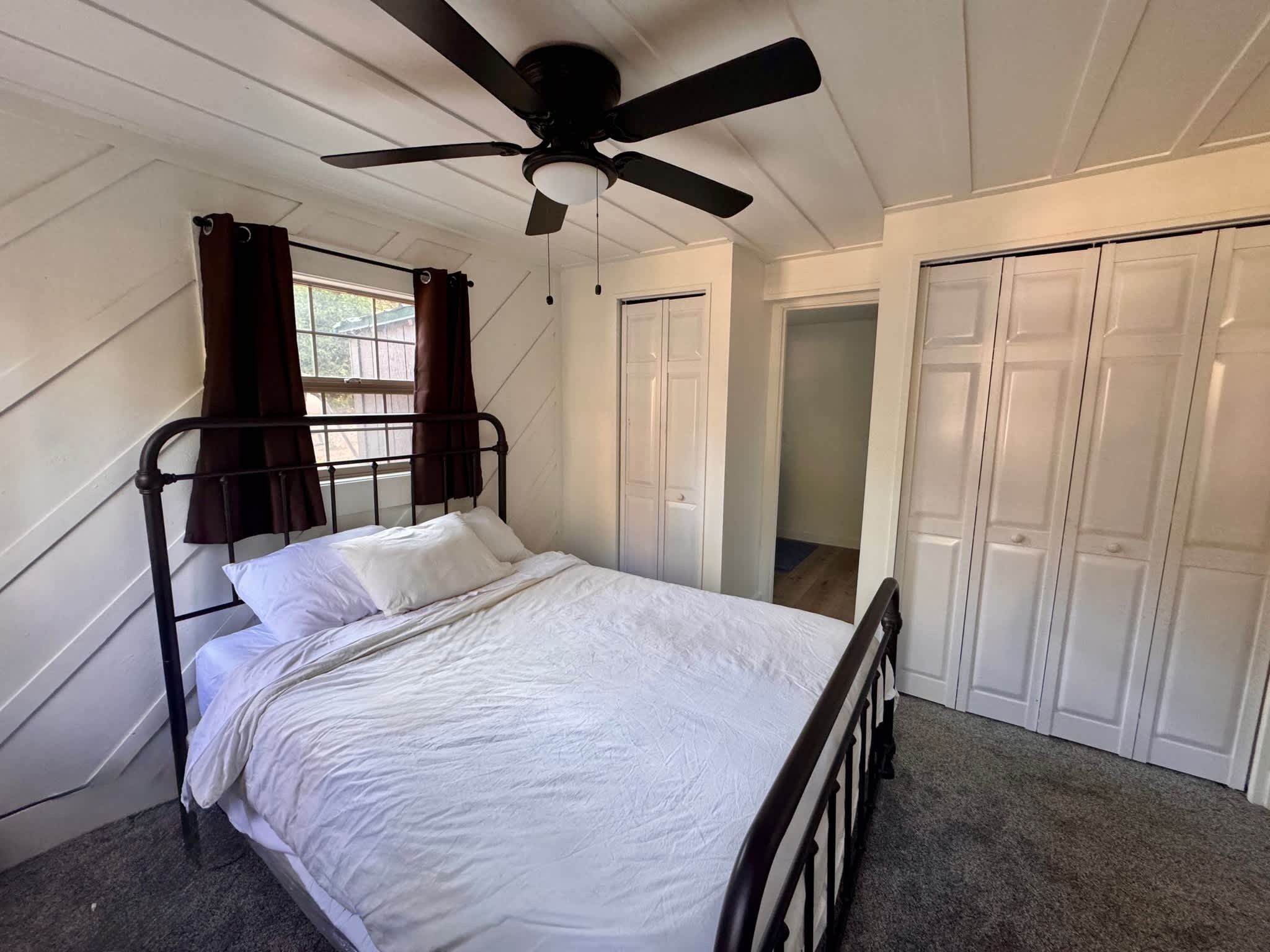WiFi, bed sheets