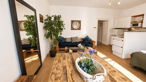 Basic-Apartment | Wohnbereich | Smart-TV