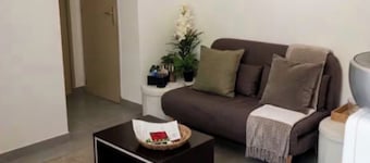 Studio Apartment for Travelers