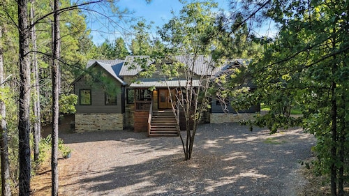 Sweet Magnolia - 3BR Cozy Cabin