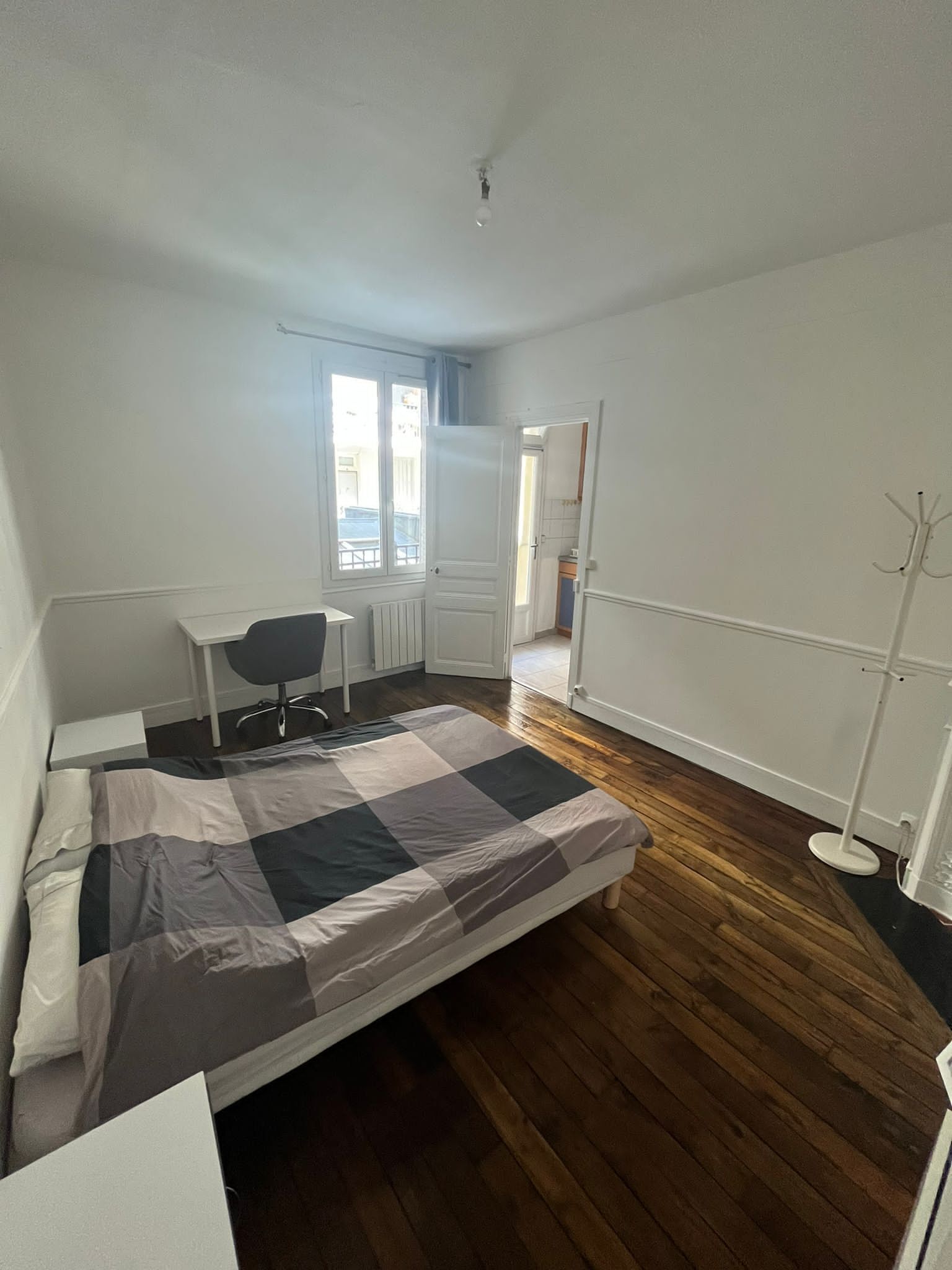 Iron/ironing board, internet, bed sheets