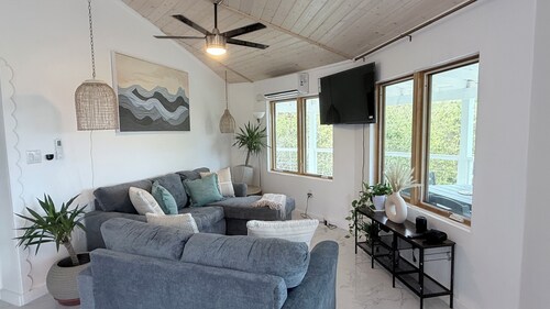 
  Caribbean Hideaway your  St. John Escape easy walk to the beach
New aibnb