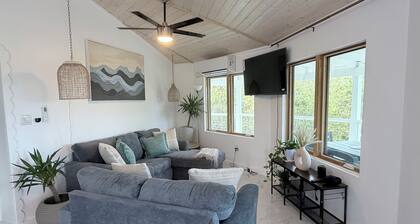 Caribbean Hideaway your St. John Escape easy walk to the beach
New aibnb