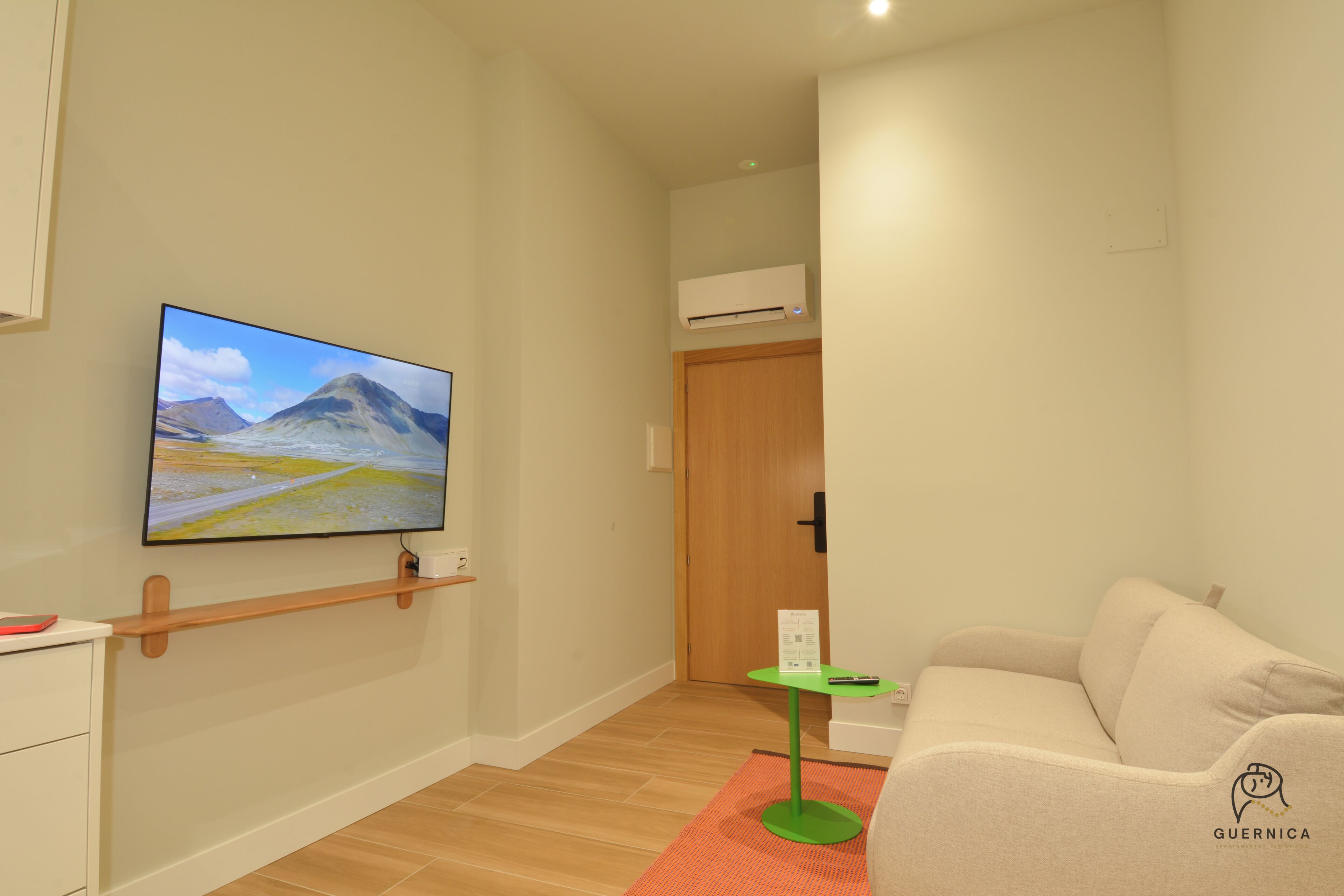 Apartment 2 - Ametsa | Living area | 50-inch Smart TV with digital channels