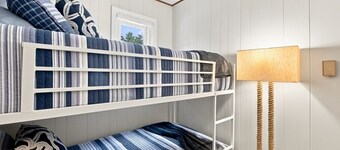 Lake Winnipesaukee Retreat | Private Beach | Dock