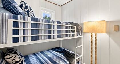 Lake Winnipesaukee Retreat | Private Beach | Dock