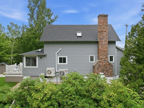 Lake Winnipesaukee Retreat | Private Beach | Dock