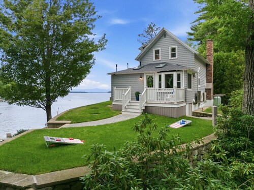 Lake Winnipesaukee Retreat | Private Beach | Dock