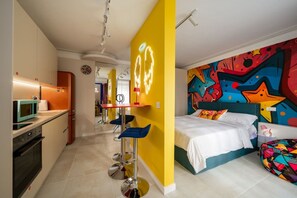Room - Yellow Boom! (Sofia)