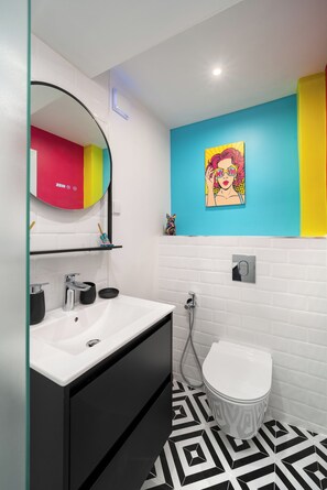 Bathroom - The YELLOW BOOM I Design look I Hotel feel I Sofia top downtown (Sofia)