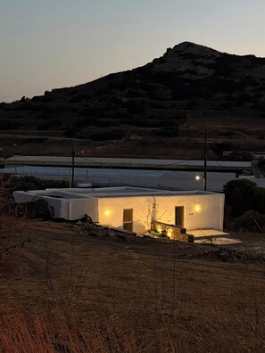 Unclassified image, 2 of 12, button - katikià cycladic farmhouse (Syros)