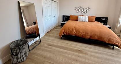 Hagenow Grand Suite New 5BR Downtown Sleeps 14