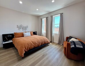 5 camere, ferro/asse da stiro, culla da viaggio, Wi-Fi gratuito