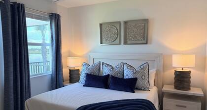 CALUSA GOLF & COUNTRY CLUB RETREAT/LAKE & AQUA RANGE VIEWS + OPTIONAL GOLF