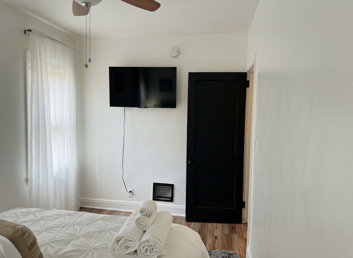 4 makuuhuonetta, silitysrauta/-lauta, Wi-Fi, vuodevaatteet