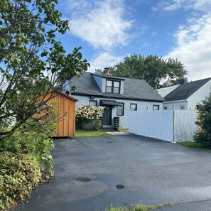 Unclassified image, 2 of 18, button - Welcome to Abreu,adorable Cape Cod-style home situated in the heart of Watertown (Watertown)