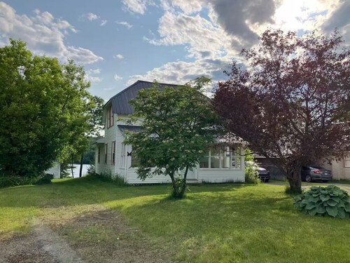 Riverfront Retreat Near Trans-Ca Hwy 2 | Sleeps 8