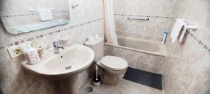 Bathroom - Vrbo Property (Los Cristianos)