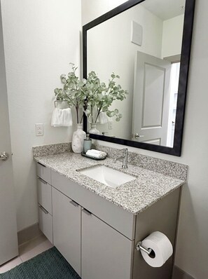 Bathroom - Sleek Modern Oasis in the Heights (Houston)