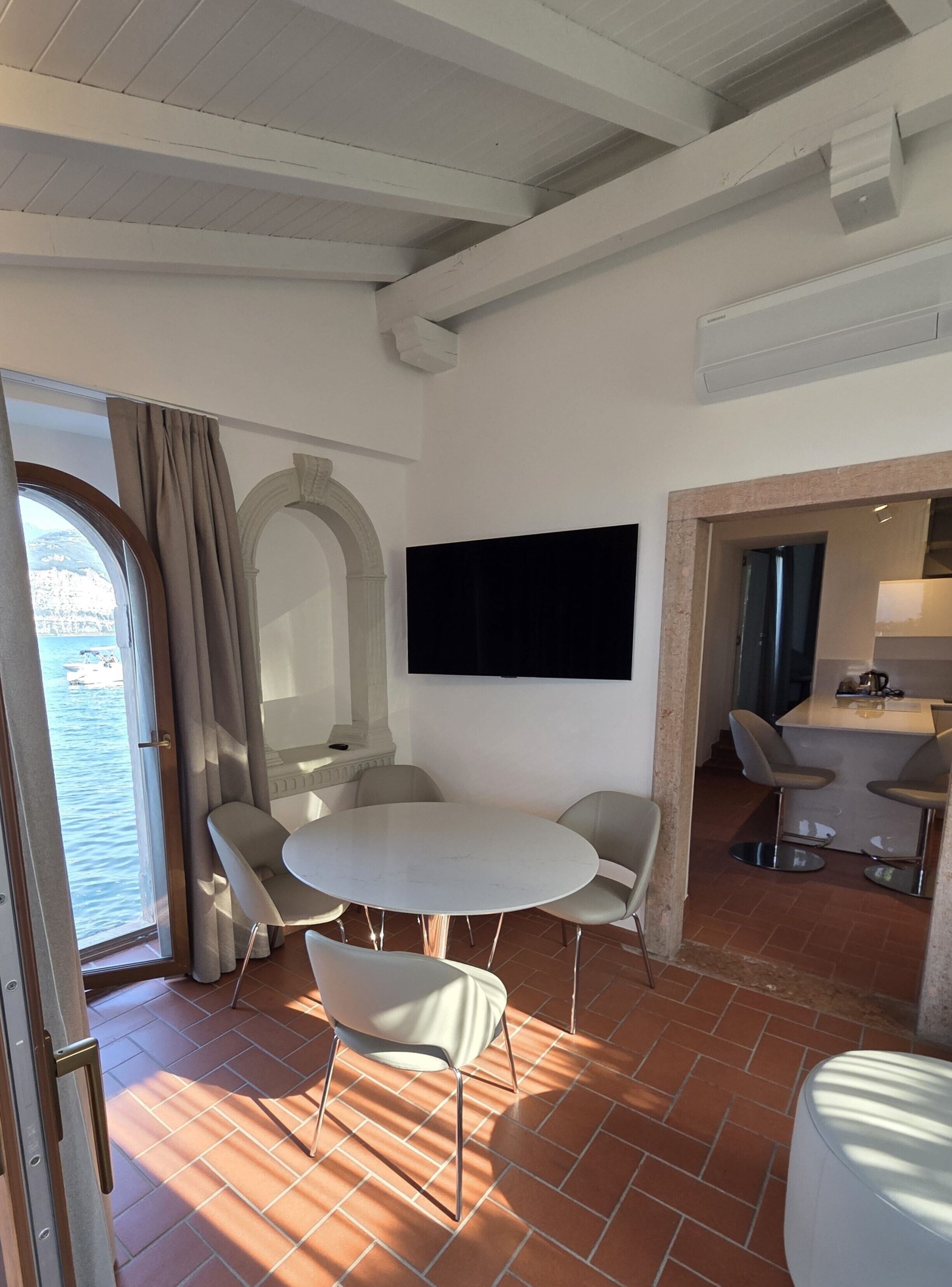 Villa, Lake View | Dining