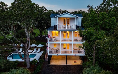 Luxury Edisto Home - Private Saltwater Pool, Elevator 5 Min to Beach, Golf Views
