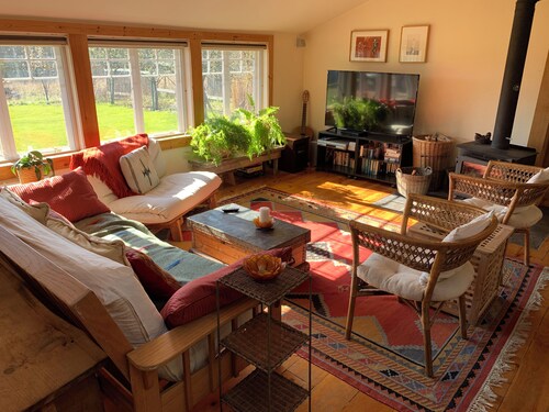 4-bedroom farmhouse in beautiful Hurleyville with AC comfort