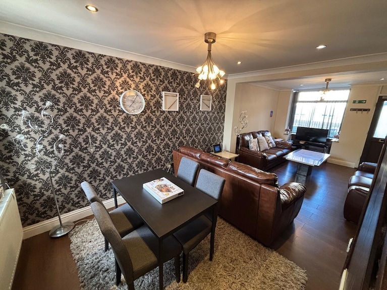 Double Room (Shared House), Near Studios & Station - Watford
