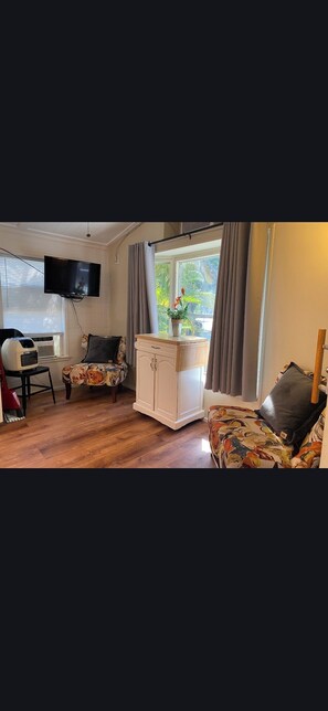Living area - Charming cottage getaway (Venice)