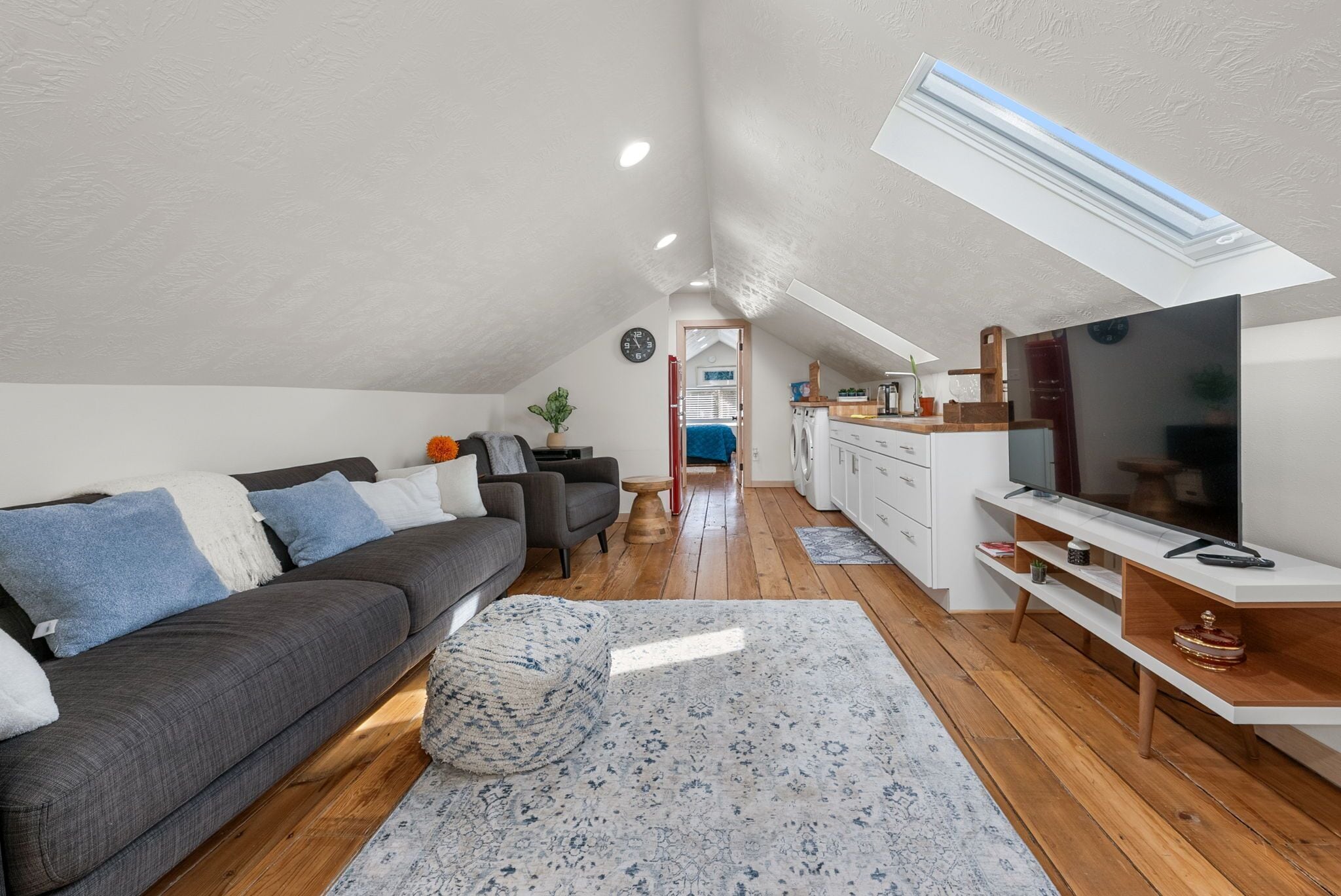Luxurious Furnished Loft Suite - Great For Traveling Nurses/students - South Dakota