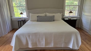 1 bedroom, iron/ironing board, travel crib, WiFi