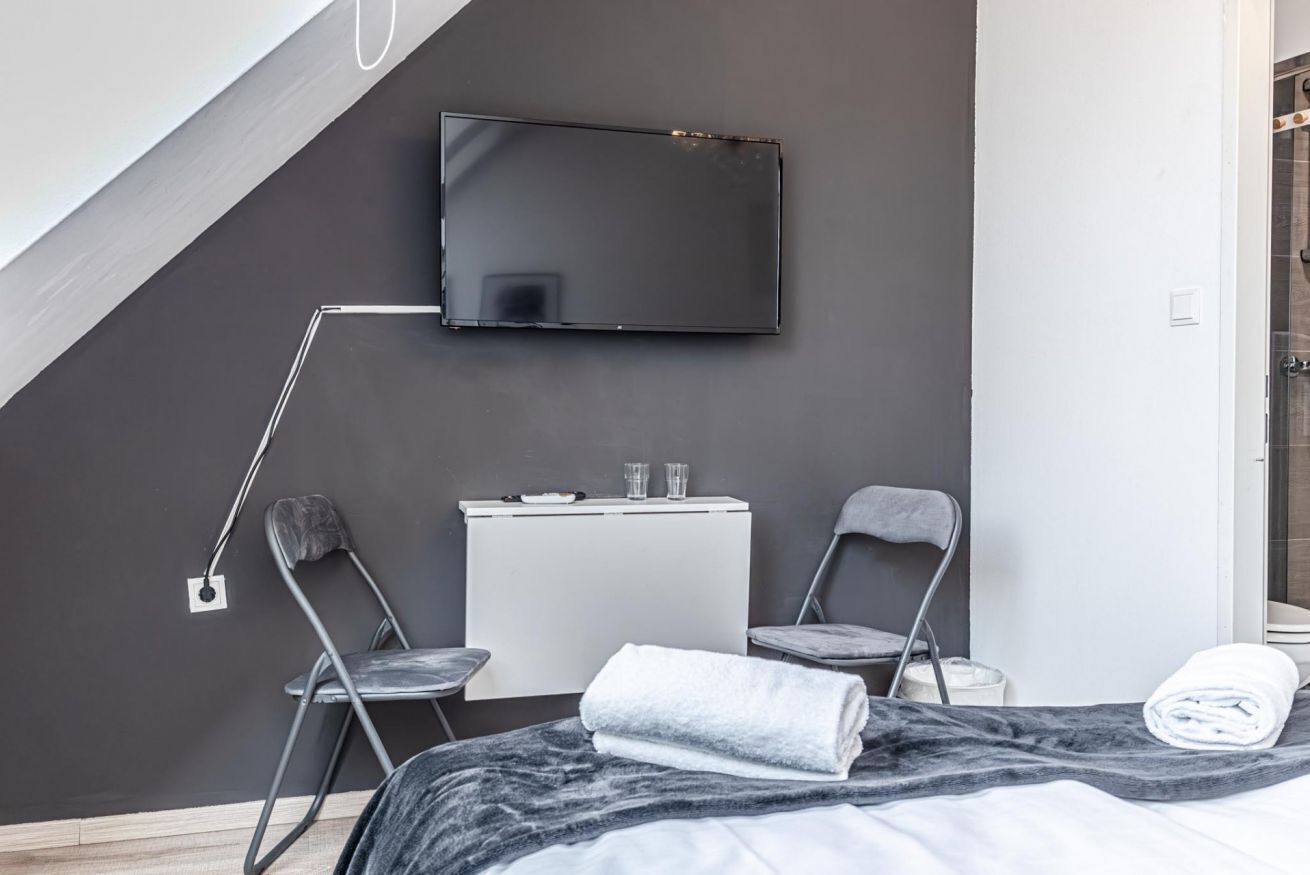 Schreibtisch, kostenloses WLAN, Bettwäsche
