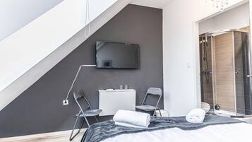 Schreibtisch, kostenloses WLAN, Bettwäsche