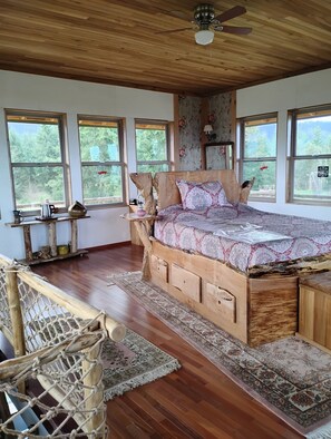 Unclassified image, 3 of 12, button - Serene 1-bedroom towerhome in Port Angeles with stunning views (Port Angeles)