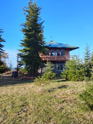 Unclassified image, 2 of 12, button - Serene 1-bedroom towerhome in Port Angeles with stunning views (Port Angeles)
