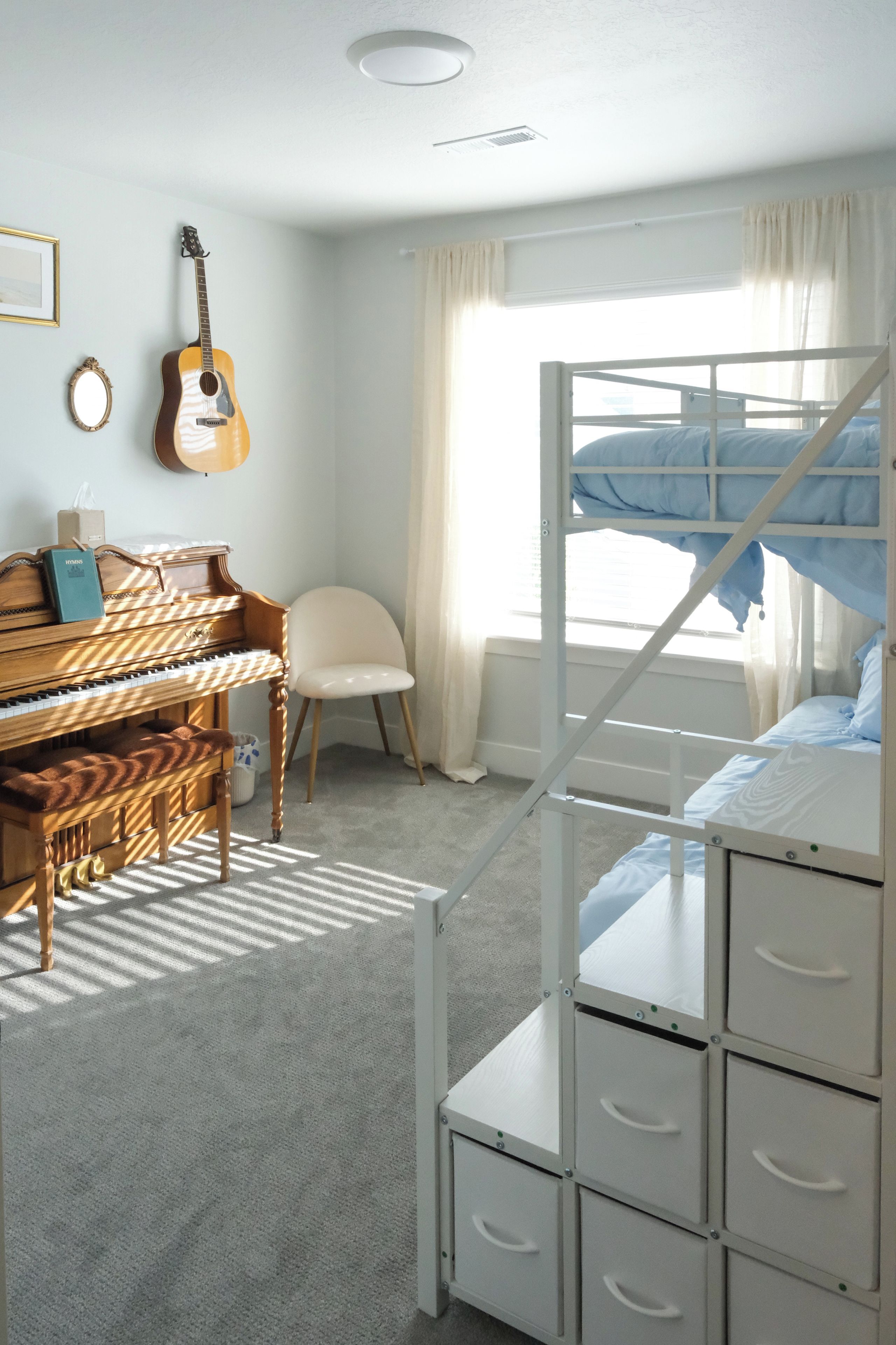 WiFi, bed sheets