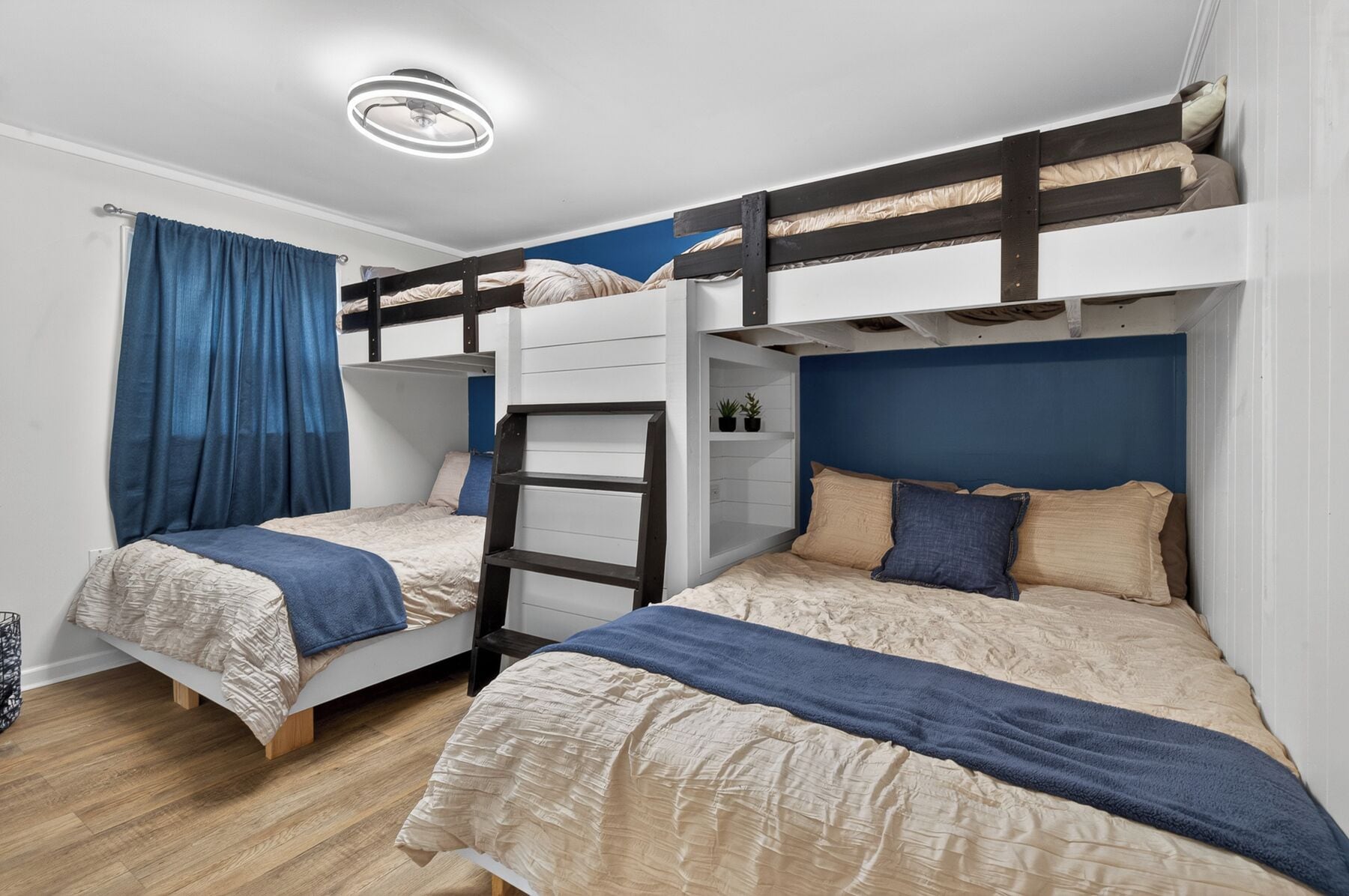 Internet, bed sheets