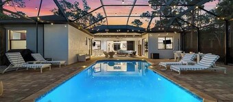 Private Naples Oasis – Centrally Located, Sleeps up to 12, 15 min to Beach