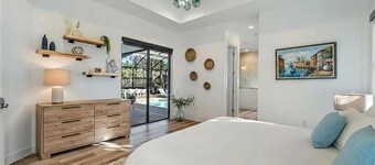 Private Naples Oasis – Centrally Located, Sleeps up to 12, 15 min to Beach