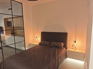 熨斗/熨衫板、Wi-Fi、床單