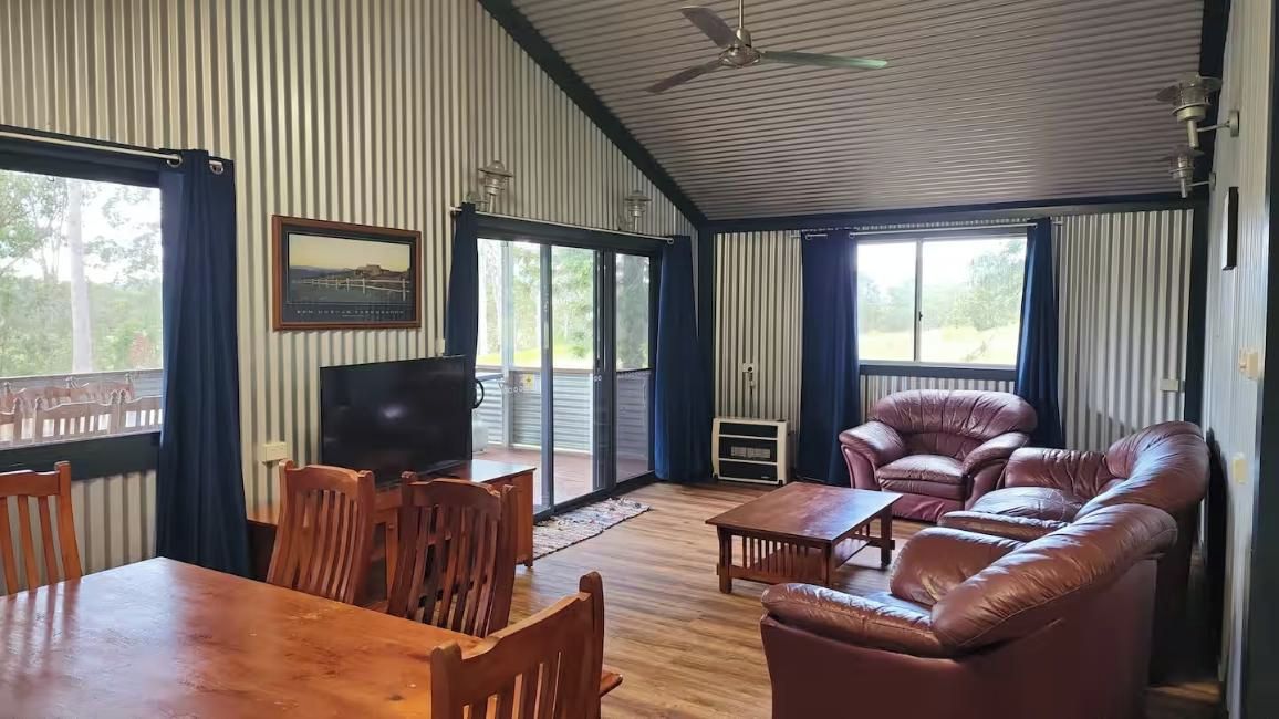 2BR River Cottage | Living area