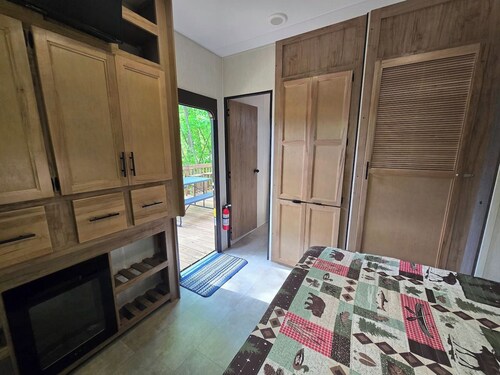 Suite Escape on the Lake