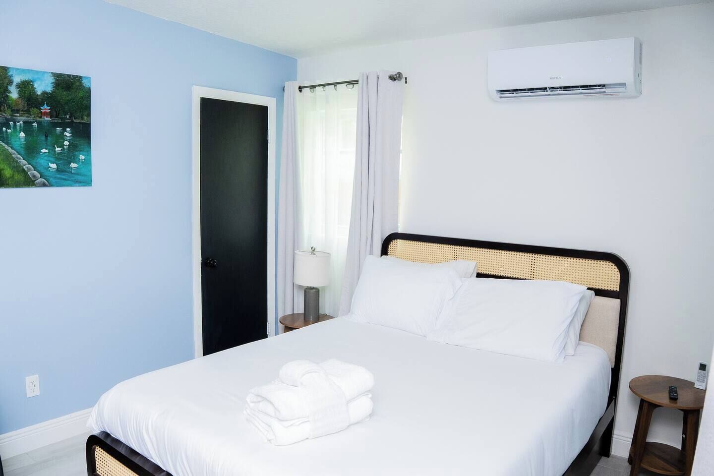 2 bedrooms, iron/ironing board, travel cot, WiFi