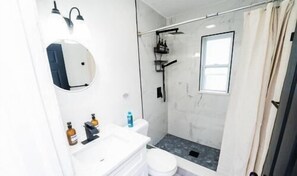 Bathroom - City Life Meets Quiet Comfort (Orlando)