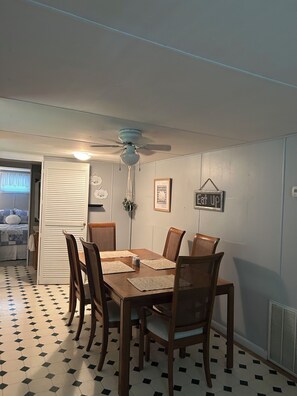 Unclassified image, 4 of 23, button - 2-bedroom house within 5 mins of boat dock. KY lake. Hunters. Fishing. (Stewart)