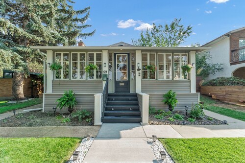 Porch House On 1st